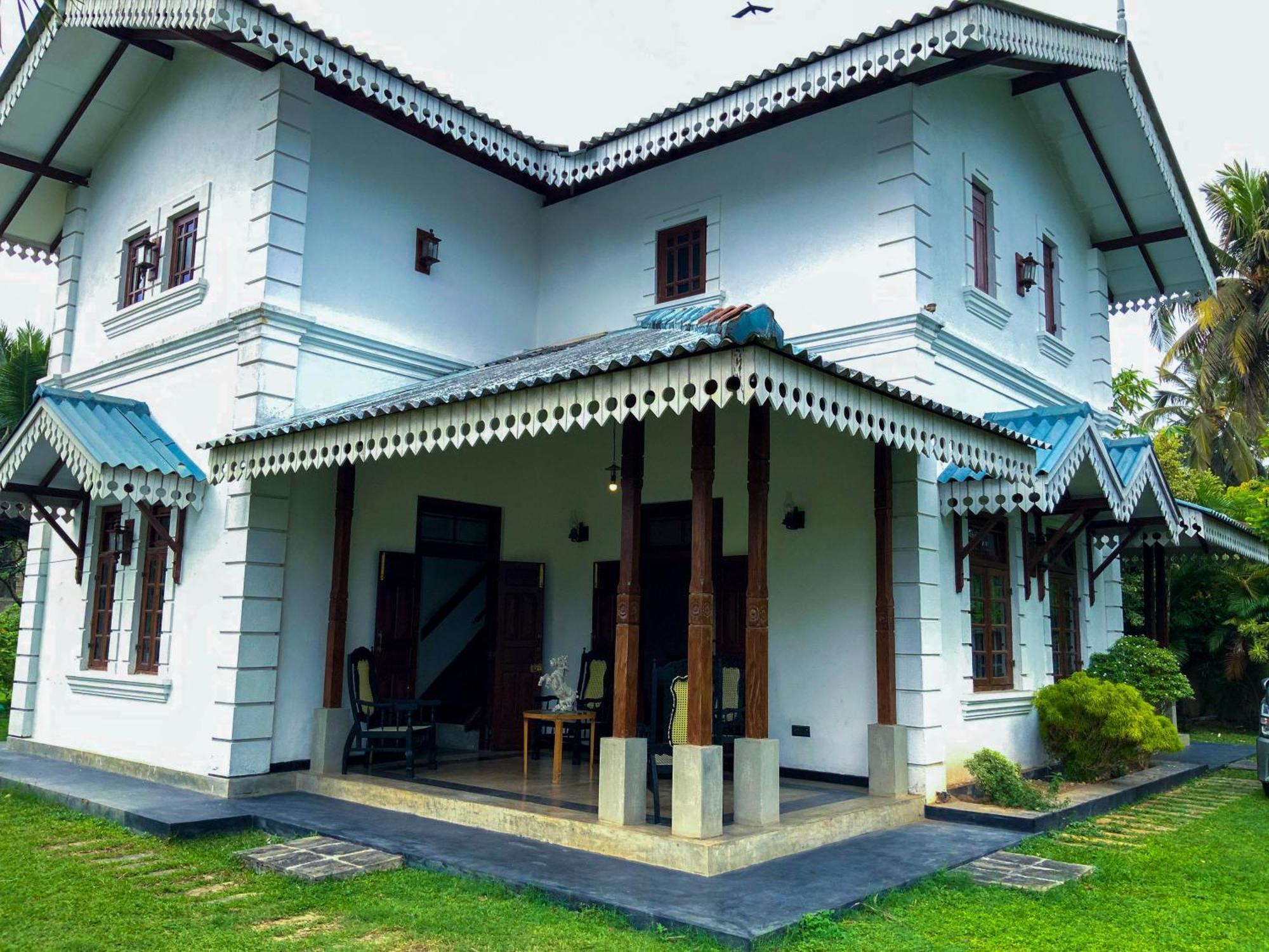 Headman House Antique Villa - A Seaside Royal Stay Ahangama Εξωτερικό φωτογραφία