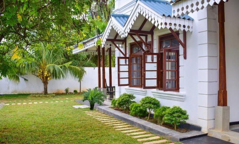 Headman House Antique Villa - A Seaside Royal Stay Ahangama Εξωτερικό φωτογραφία