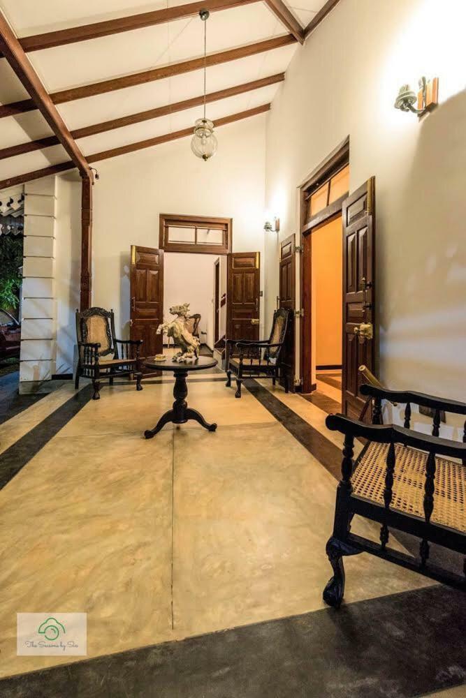 Headman House Antique Villa - A Seaside Royal Stay Ahangama Εξωτερικό φωτογραφία